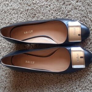 Bally black leather shoes size 39